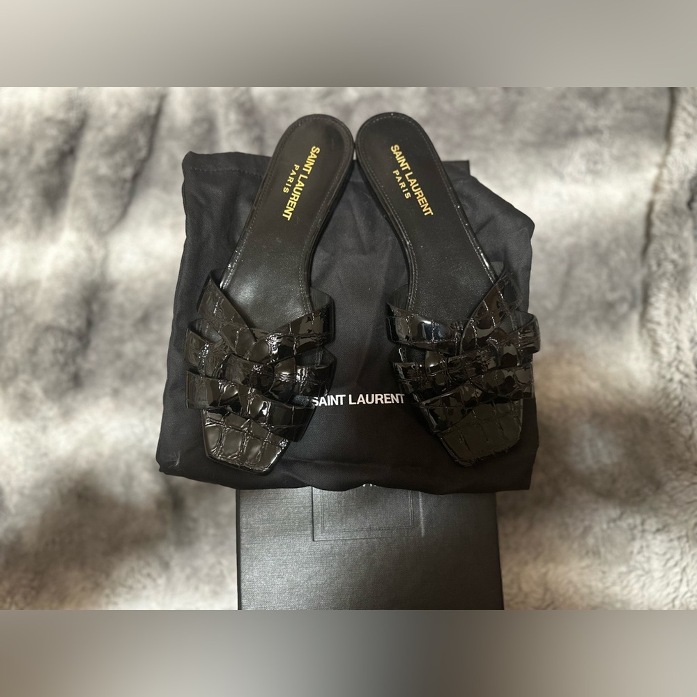 TRIBUTE MULES IN CROCODILE EMBOSSED LEATHER - Picture 9 of 15